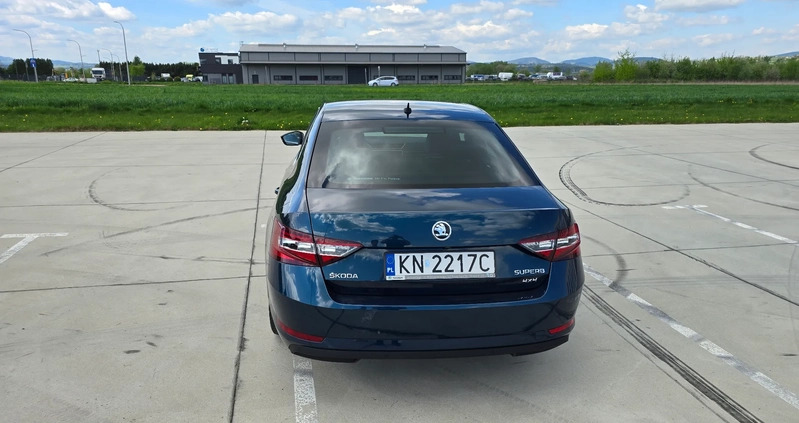 Skoda Superb cena 72900 przebieg: 230550, rok produkcji 2018 z Kępno małe 137
